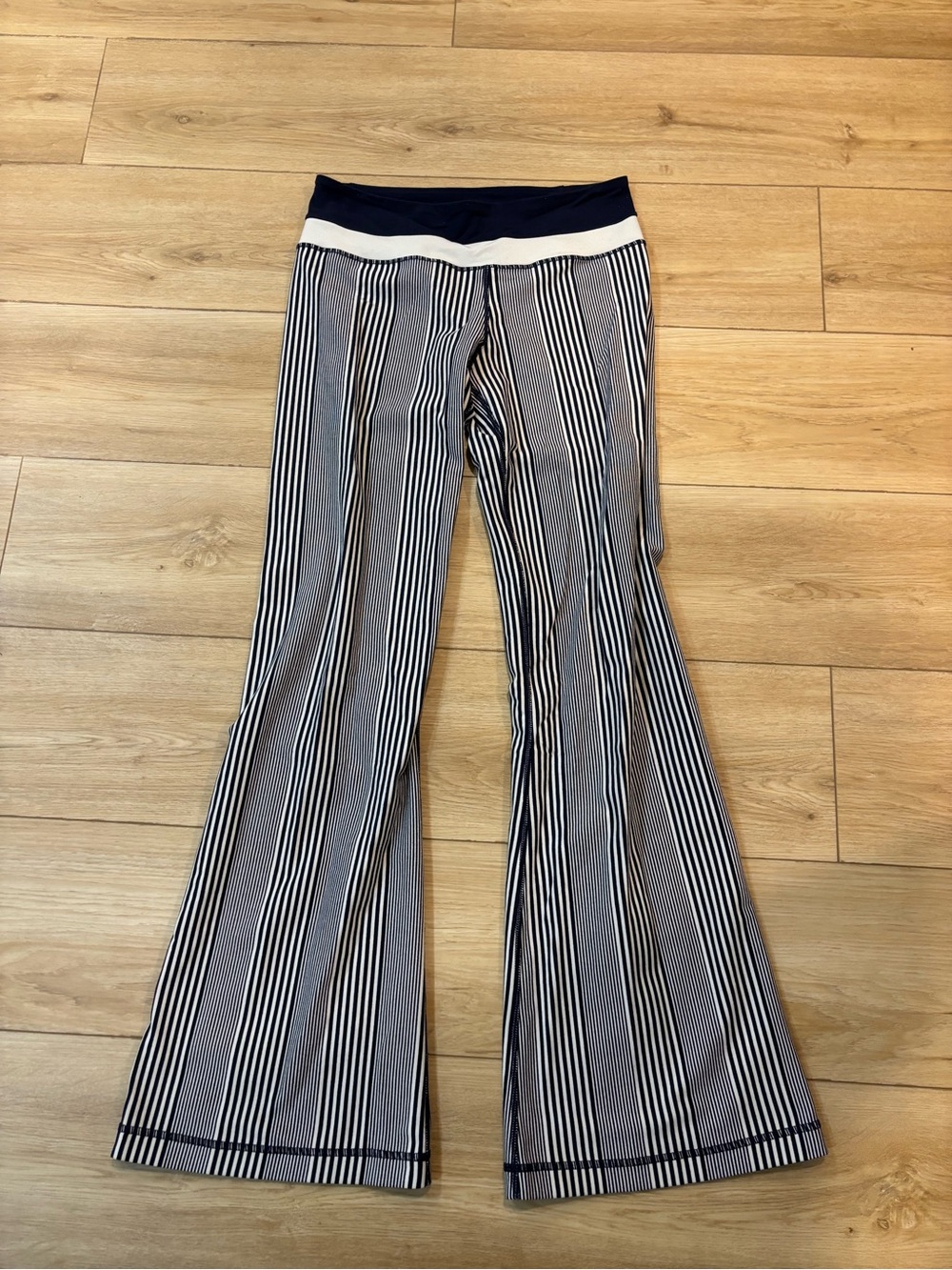 Lululemon Groove Pants Flare Navy Blue White Stripe Womens 6 Y2K Yoga Pants 31”